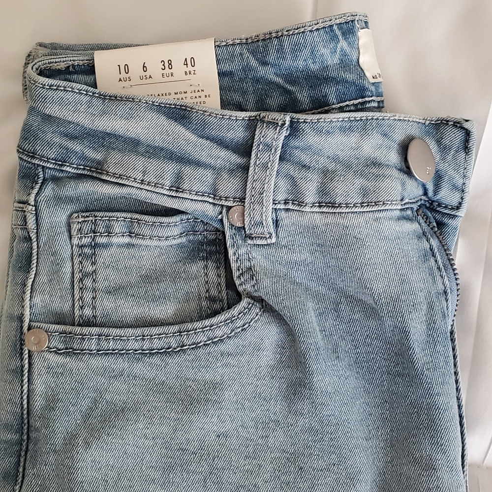 Cotton On Lightwash High 90s Mom Stretch Jeans